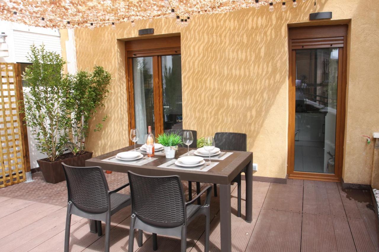 Edificio Privado Con Terraza Apartment Haro Exterior foto