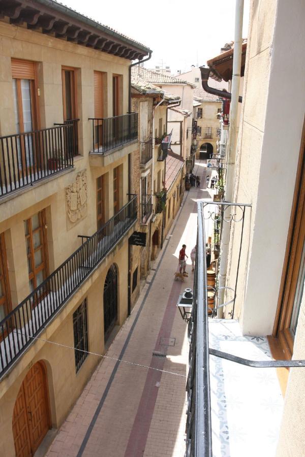 Edificio Privado Con Terraza Apartment Haro Exterior foto